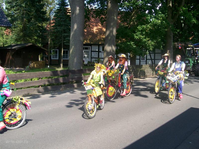Schützenfest-Montag Bunter Umzug – Bild 77 von 146