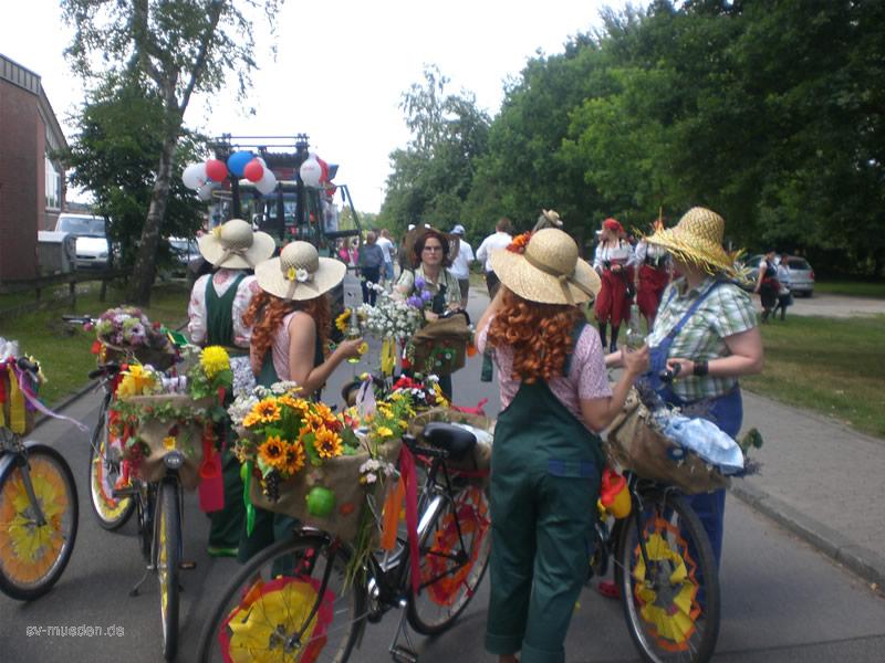 Schützenfest-Montag Bunter Umzug – Bild 35 von 146
