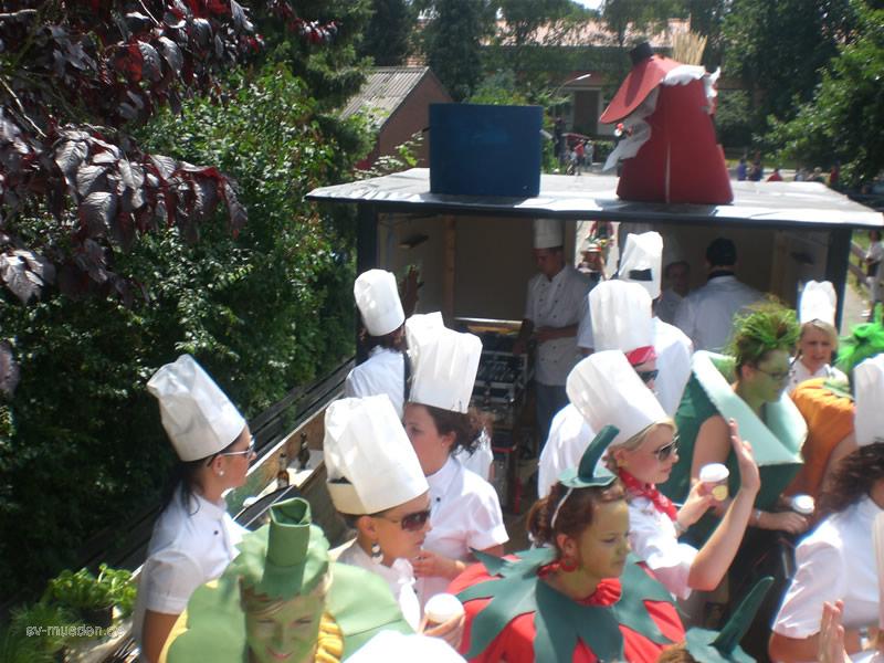 Schützenfest-Montag Bunter Umzug – Bild 20 von 146