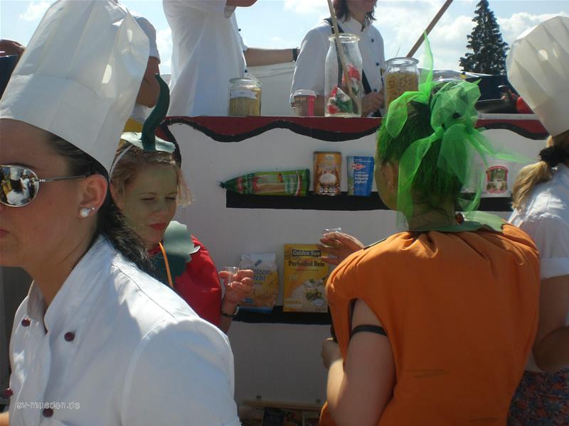 Schützenfest-Montag Bunter Umzug – Bild 9 von 146