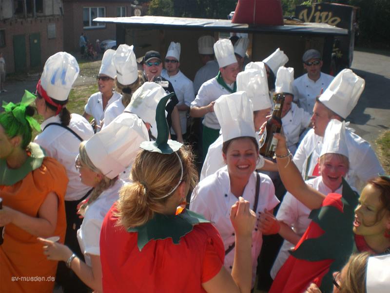 Schützenfest-Montag Bunter Umzug – Bild 7 von 146