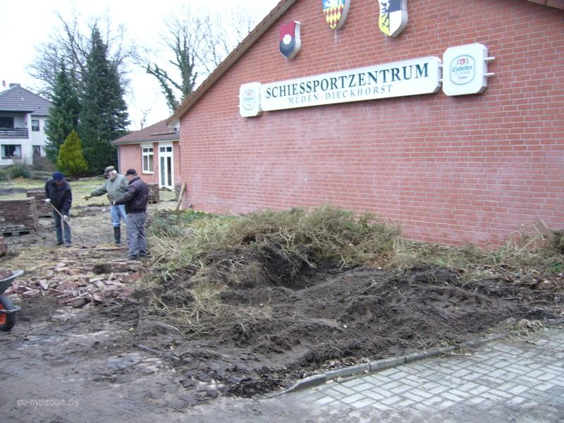 Pflasterarbeiten am Schießsportzentrum (1. Akt) – Bild 9 von 12