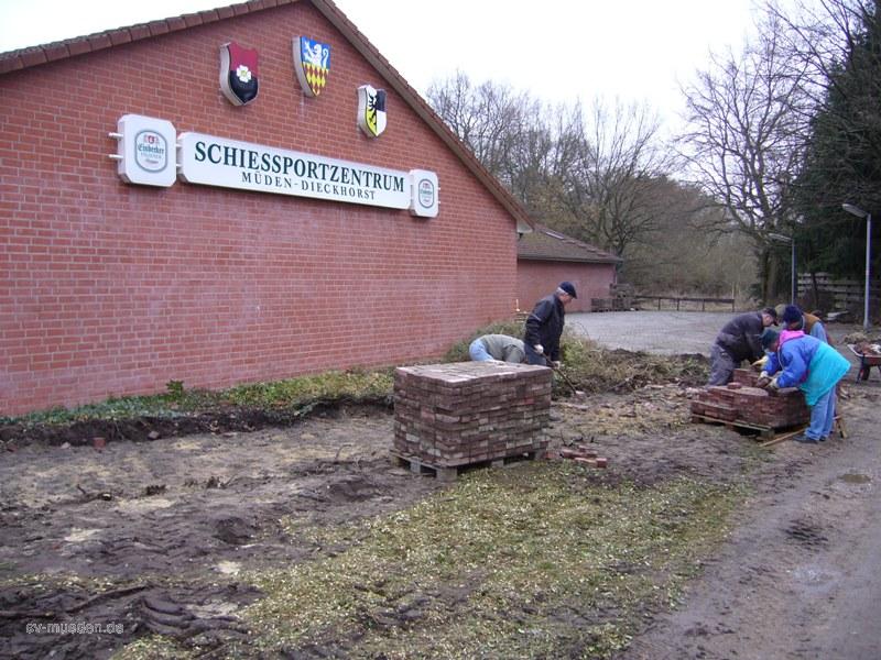 Pflasterarbeiten am Schießsportzentrum (1. Akt) – Bild 10 von 12