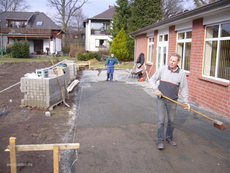 Pflasterarbeiten am Schießsportzentrum (3. Akt) – Bild 42 von 61