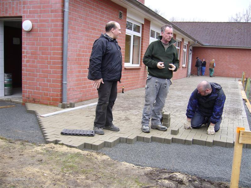 Pflasterarbeiten am Schießsportzentrum (3. Akt) – Bild 3 von 61