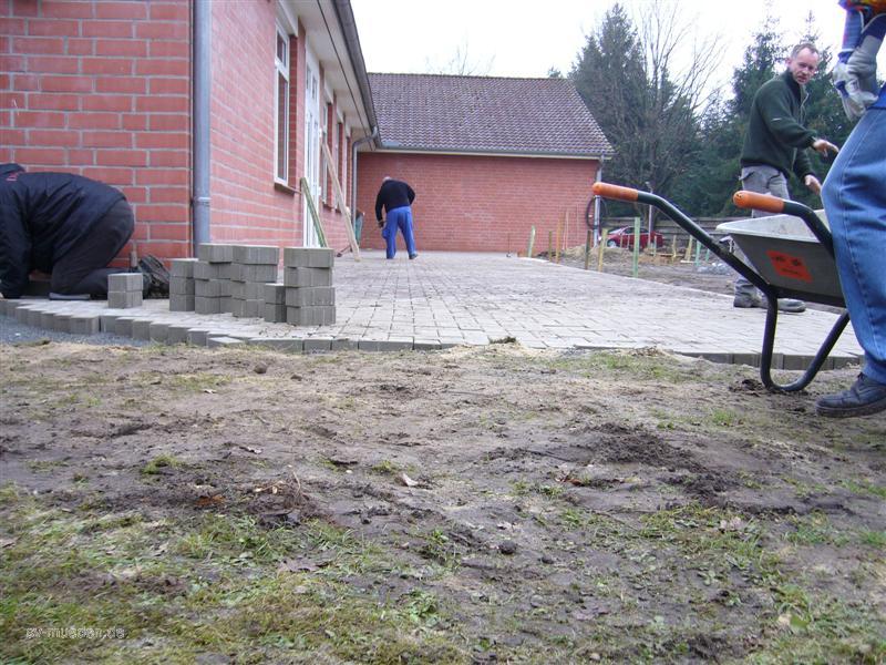 Pflasterarbeiten am Schießsportzentrum (3. Akt) – Bild 2 von 61