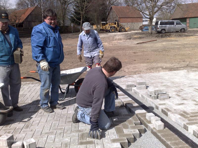 Pflasterarbeiten am Schießsportzentrum (4. Akt) – Bild 3 von 12