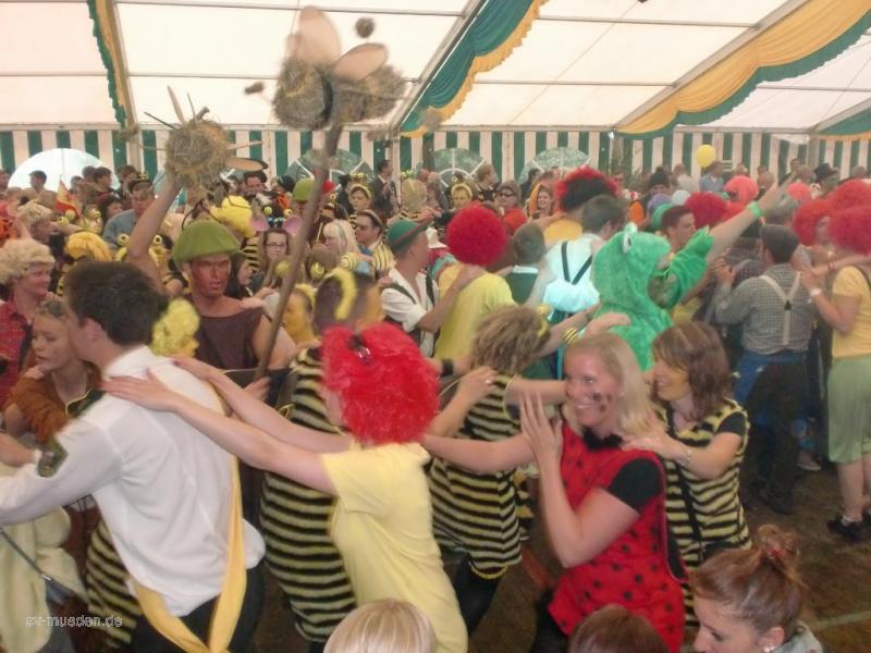 Schützenfest 2012 Montag Bunter Umzug – Bild 93 von 259