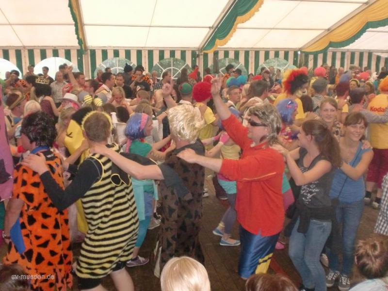 Schützenfest 2012 Montag Bunter Umzug – Bild 82 von 259