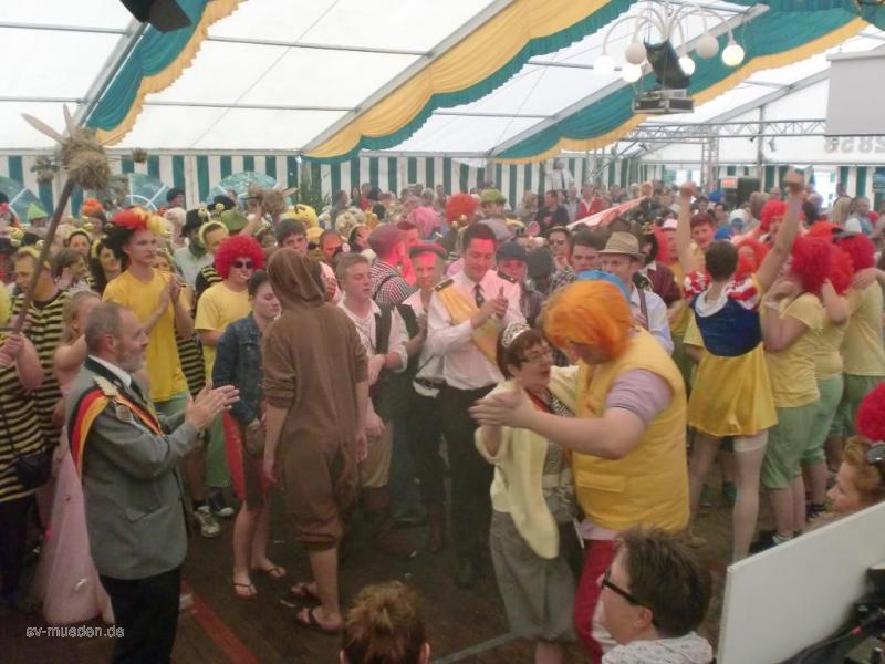 Schützenfest 2012 Montag Bunter Umzug – Bild 63 von 259